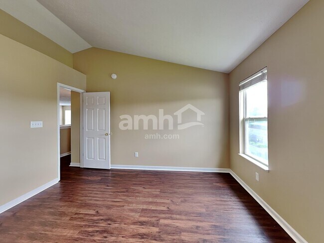 Building Photo - 6889 N Karnes Dr