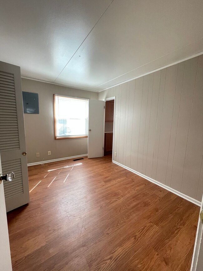 Building Photo - Single Family Home - WALKING DISTANCE TO PURDUE UNIVERSITY