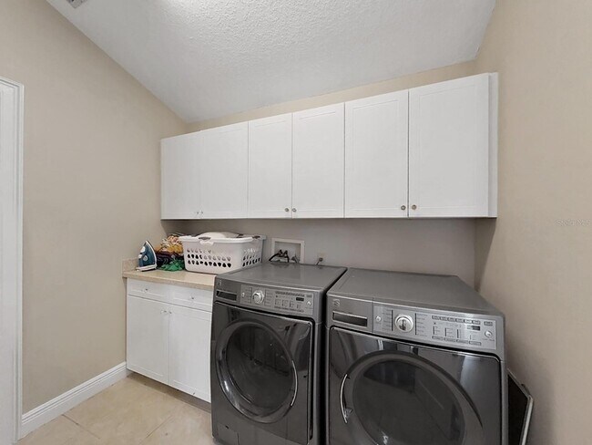 Building Photo - 4313 W Granada St