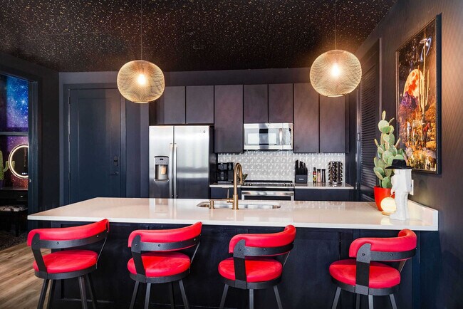 Building Photo - 245 Hermitage Ave