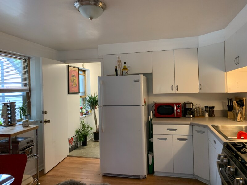 Building Photo - 3411 S Howell Ave