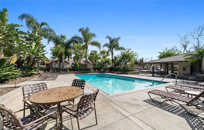 Building Photo - 26 Tangelo