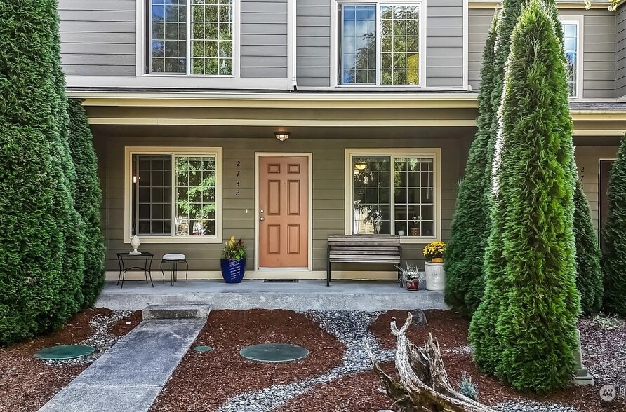 Building Photo - 2732 Hidden Springs Loop SE