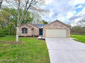 Building Photo - 801 Josepi Dr