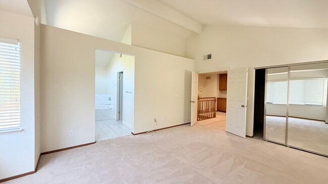 Building Photo - 223 Tipperary Lane -30% Rental Fee