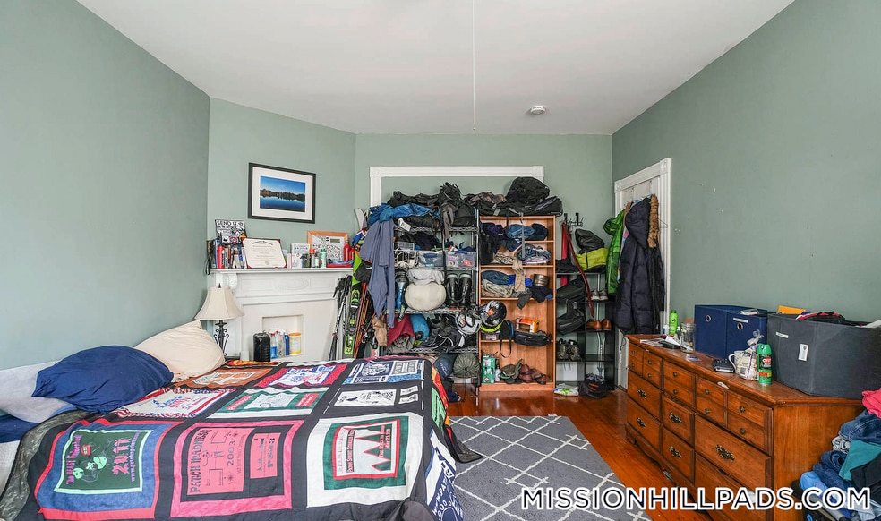 Building Photo - 13 Sachem St