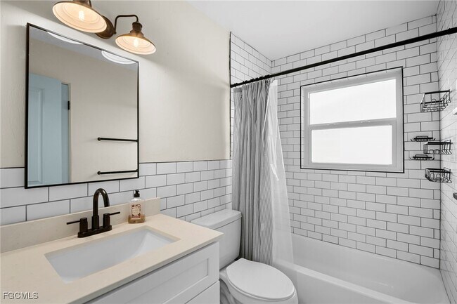 Building Photo - 4261 Lagg Ave