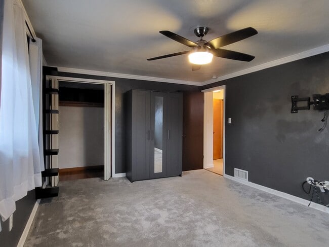 Building Photo - 2130-2130 Carolina Ave