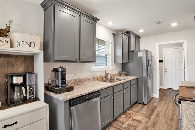 Building Photo - 2051 Whitebark Dr