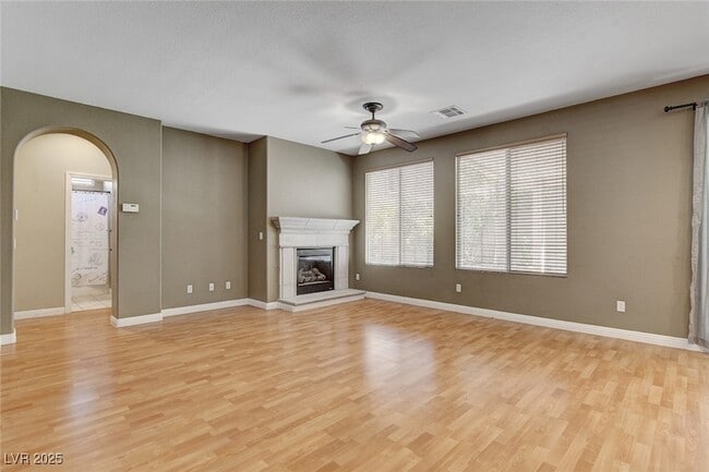 Building Photo - 1005 Roaring River Ave
