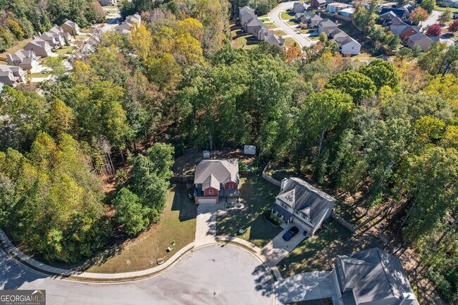 Building Photo - 475 Louise Way