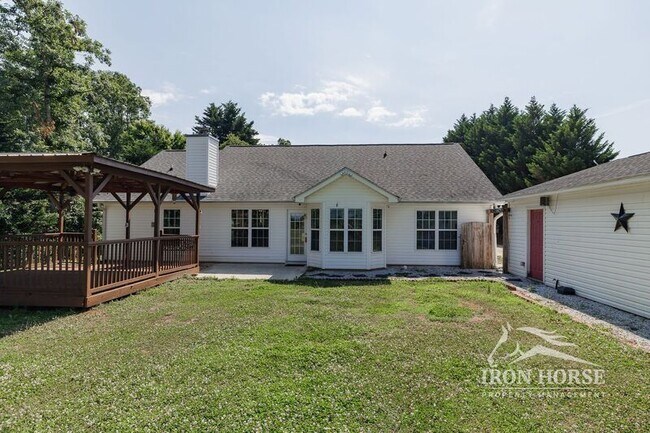 Building Photo - 501 Spratlin Dr