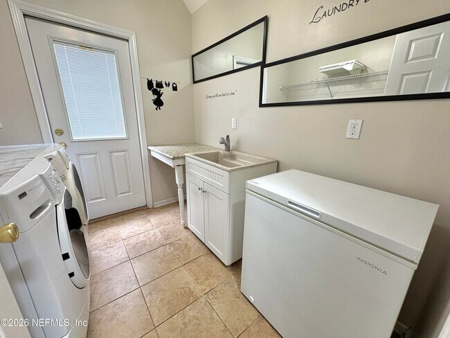 Building Photo - 11288 Panther Creek Pkwy