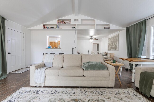 Building Photo - 4526 Lyceum Dr