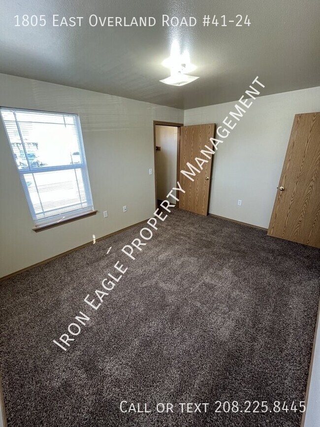 Building Photo - 1805 E Overland Rd