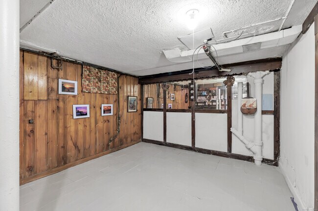 Building Photo - 124 Stiles St