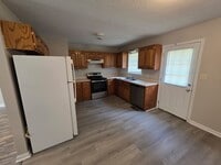 Building Photo - Mackenzie Lane Complex