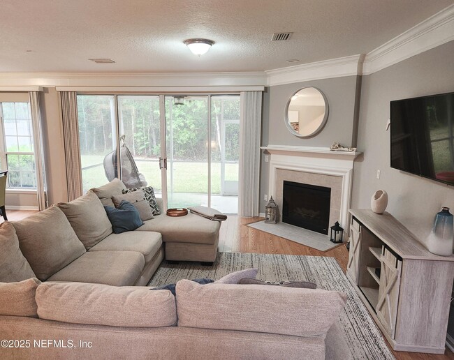 Building Photo - 3857 Lionheart Dr
