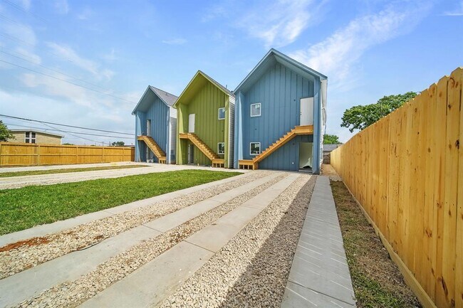 Building Photo - 405 Calloway St