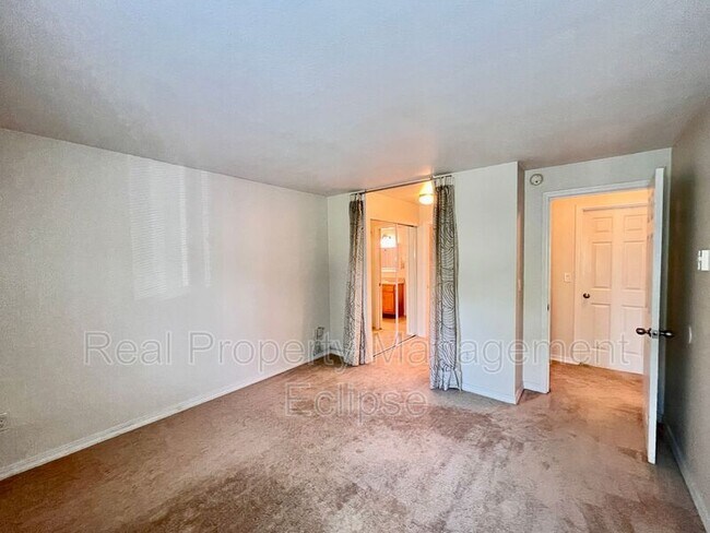 Building Photo - 20330 Bothell Everett Hwy