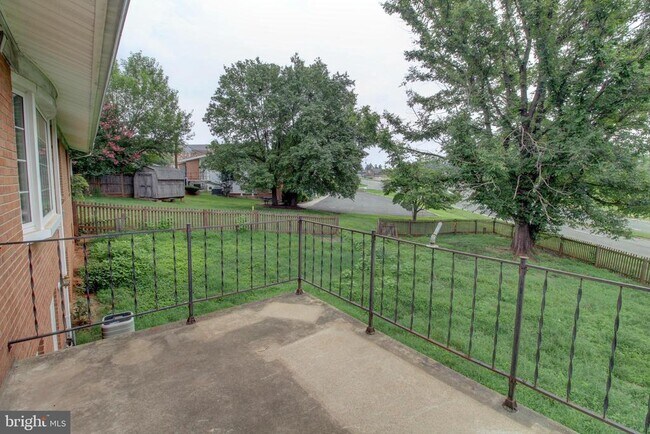 Building Photo - 113 Thornton Ct