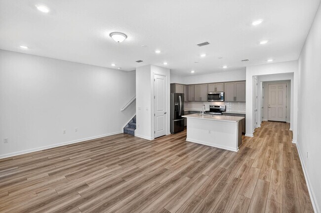 Building Photo - 7648 SW Lucy Ln