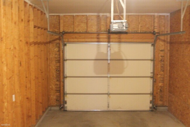 Building Photo - 3 br, 1.5 bath Duplex - 2403 Morning Dawn Dr