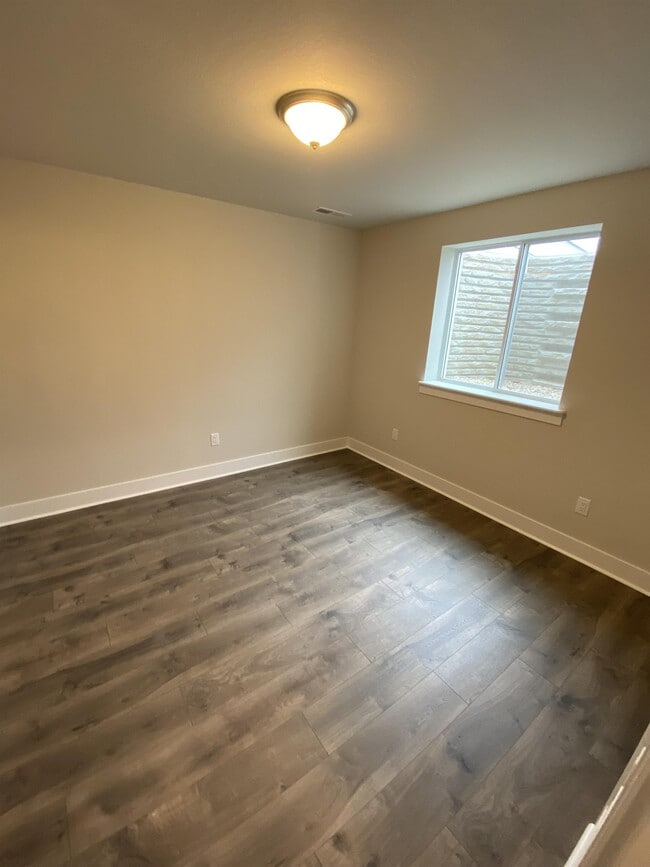 Building Photo - W218N16014 Tiger Lily Dr