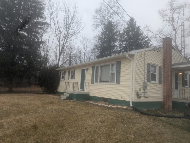 Building Photo - 1195 Old Leetown Pike