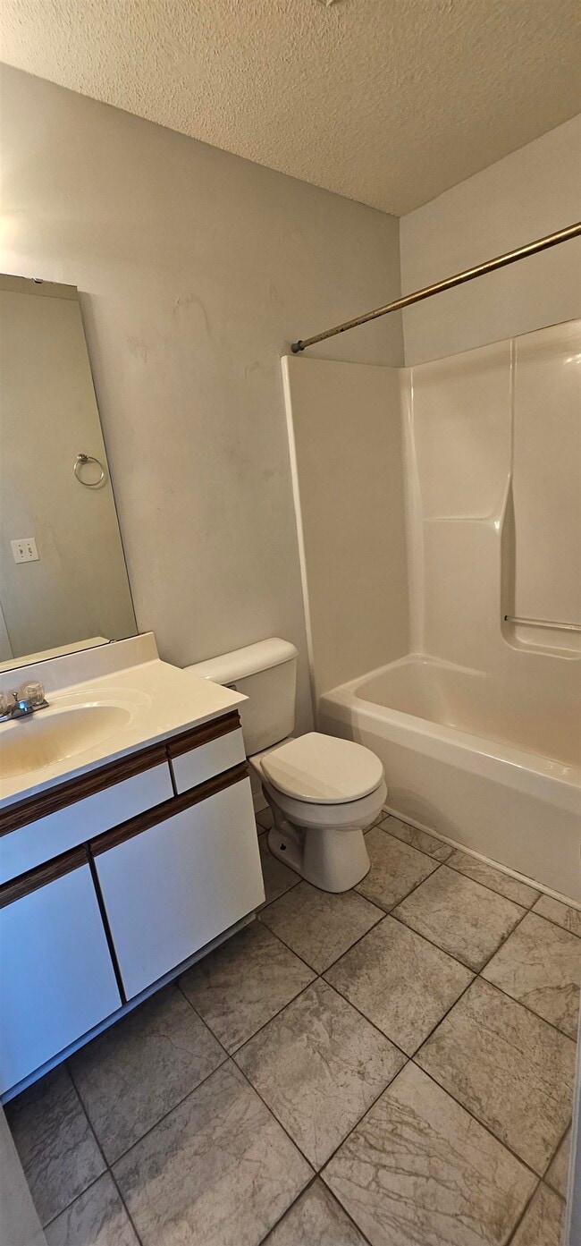 Building Photo - 2273 Huntingdon Dr