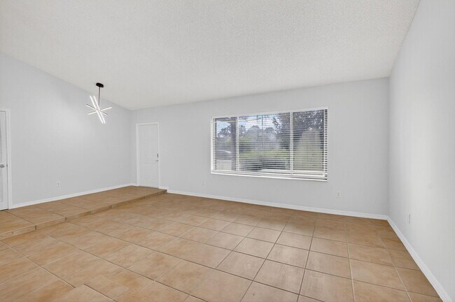 Building Photo - 4135 Bay Laurel Way