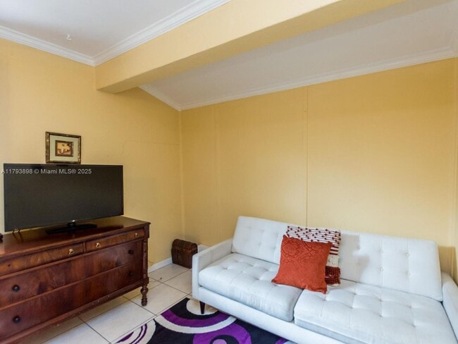 Building Photo - 5524 Garfield St