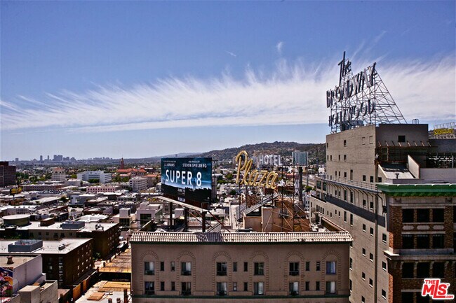 Building Photo - 6250 Hollywood Blvd