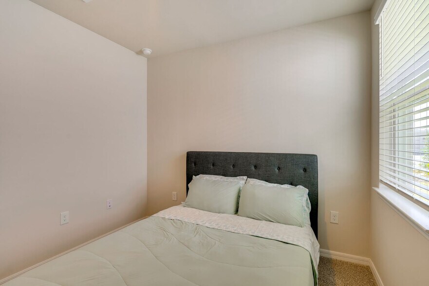 Building Photo - 44488 Diamond Trl