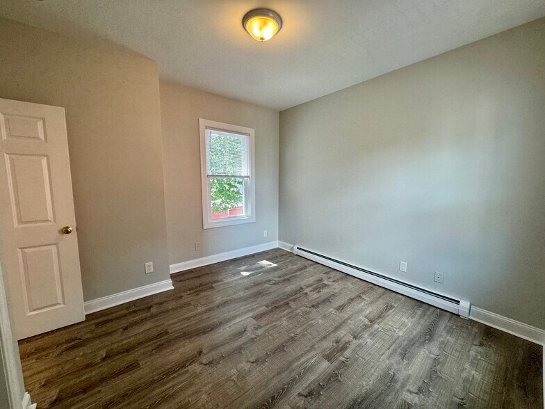 Building Photo - 102 Ruggles St