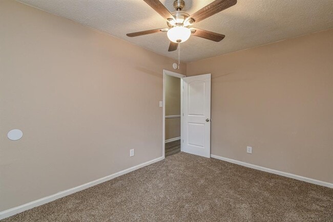 Building Photo - 15903 N Trace Dr