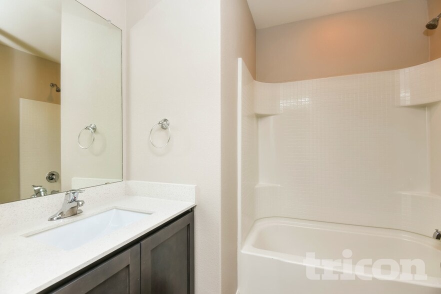 Building Photo - 300 Micah Ln