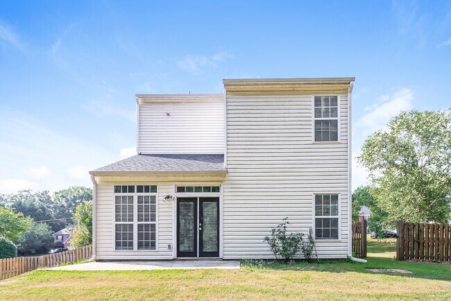 Building Photo - 2215 Baker Carter Dr