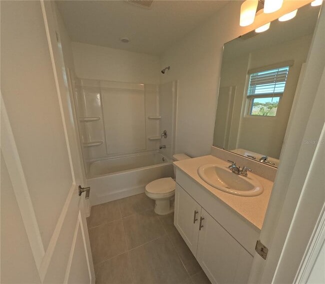 Building Photo - 6511 San Nicola Pl