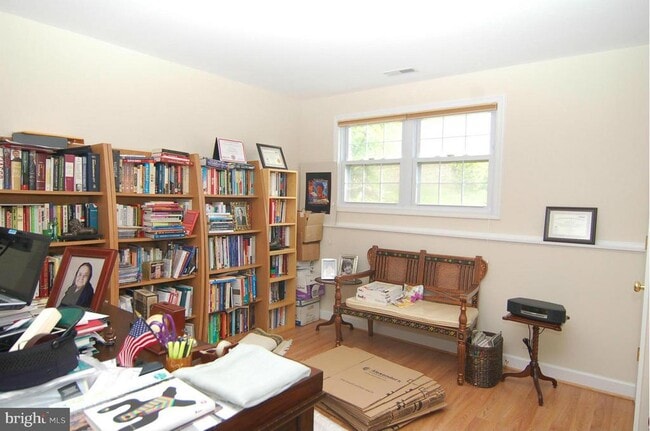 Building Photo - 123 Lazy Hollow Dr