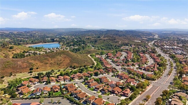 Building Photo - 7 San Vincente