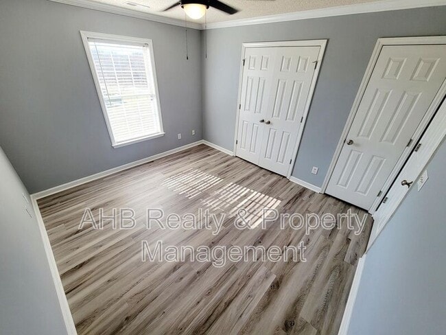 Building Photo - 3477 Forestdale Dr