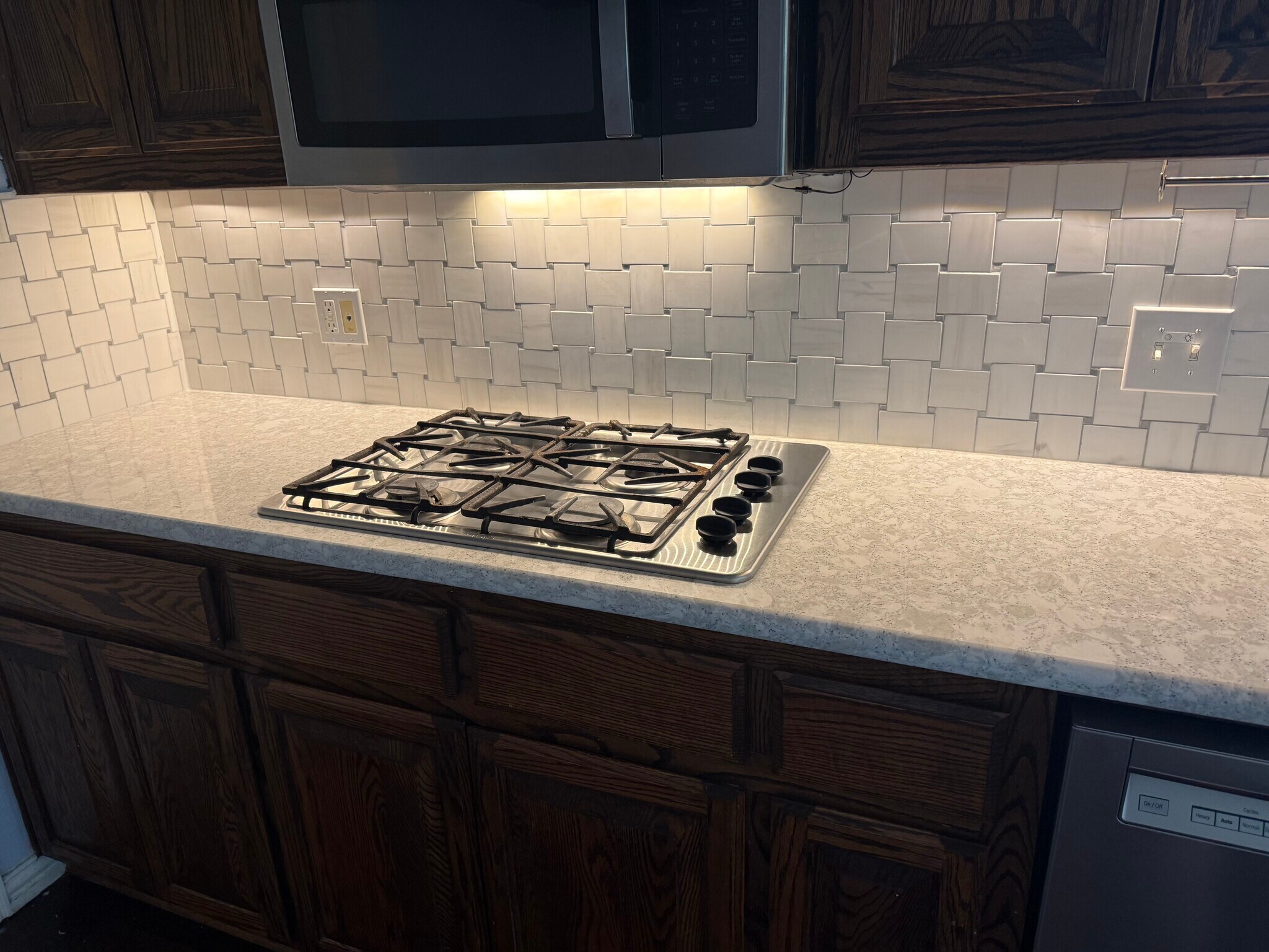 Range Top - 2489 Yuma Dr