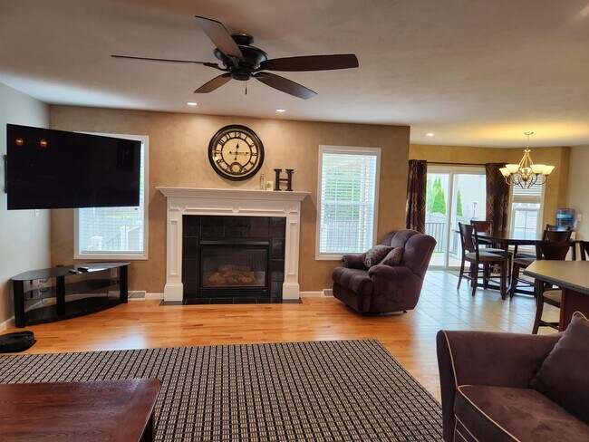 Building Photo - 8355 Nates Ln