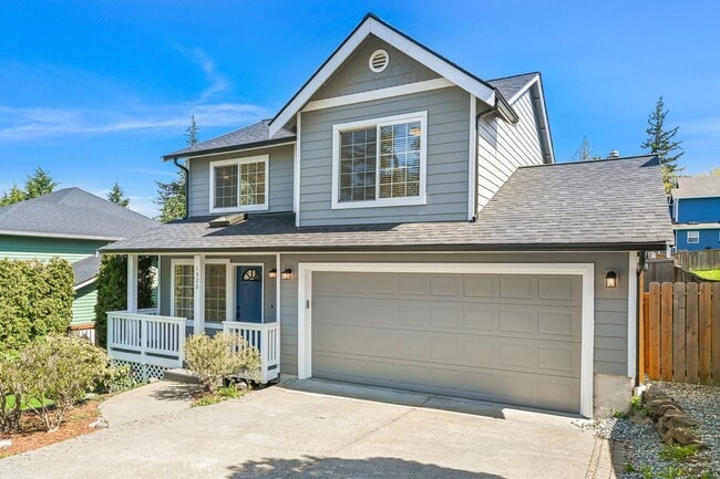 Building Photo - Beautifully Finished Home In A Great Location!