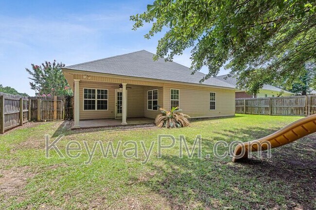 Building Photo - 633 Ventana Dr