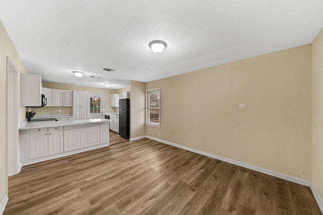 Building Photo - 3938 S Walters St