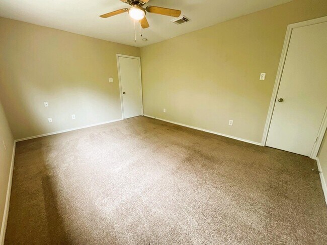 Building Photo - 436 Mystic Glen Loop