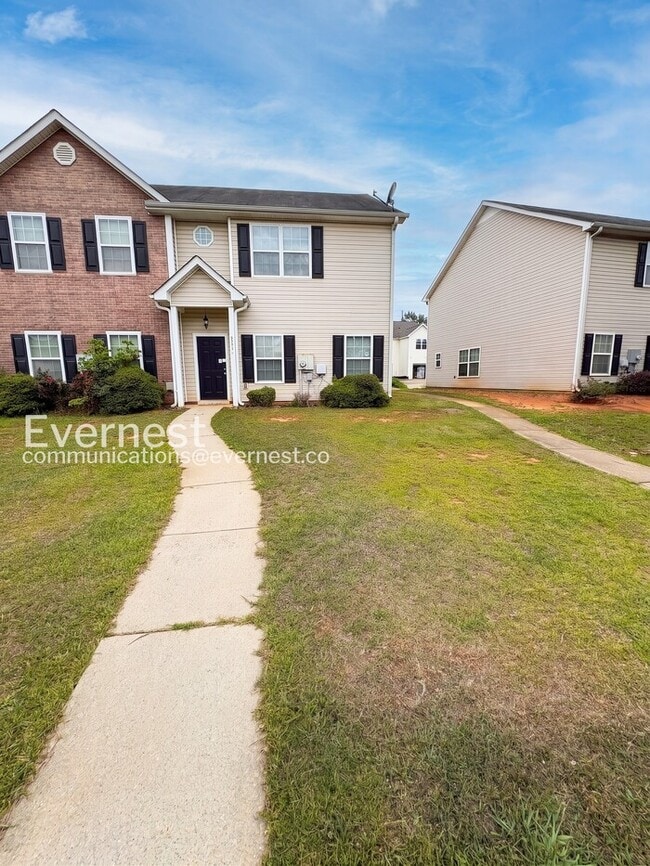 Building Photo - 8631 Thomas Ln
