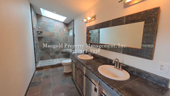 Building Photo - 28 Castanada Pl